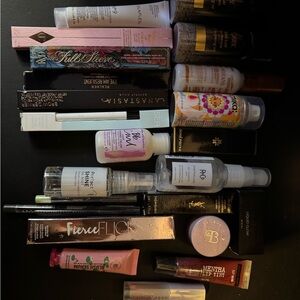 Lot of 17 NEW hair and makeup items